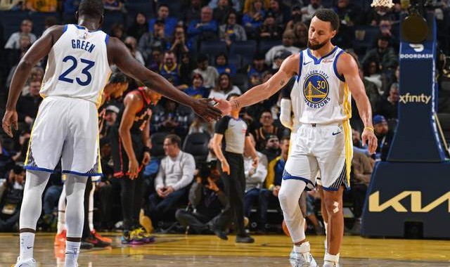 华体会APP下载-勇士遭猛龙双杀！库里16分库明加复出20+5 奎克利40分平生涯纪录