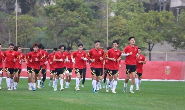 U24亚运队热身一球小胜 陶强龙直接任意球建功