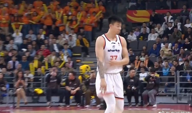 华体会一键直达-硬仗证明自己！张镇麟对阵广东三节12中9轰22分新赛季最佳一战|上海|胡明轩|崔晓龙|杜润旺|篮板_新浪体育_新浪新闻