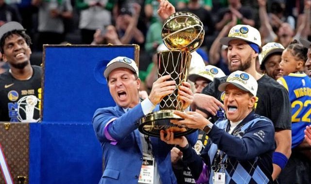 华体会官方入口-拒绝相信客观规律 真正反映勇士性格的并非库里